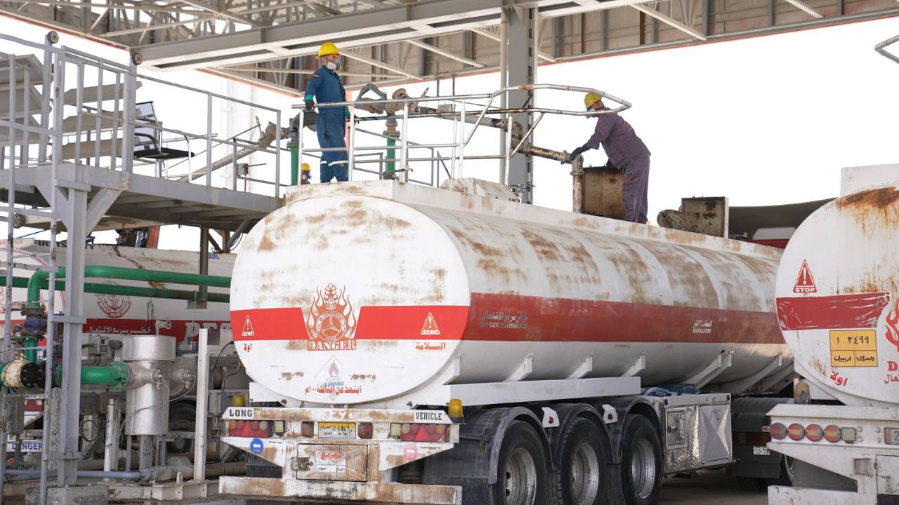 لبنان يتحرك لزيادة وارداته النفطية من العراق بعد فشل إمدادات الاردن ومصر