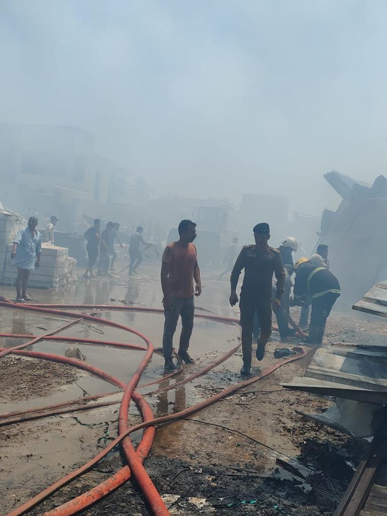 إخماد حريق مخزن ومعرض للسيراميك في كربلاء