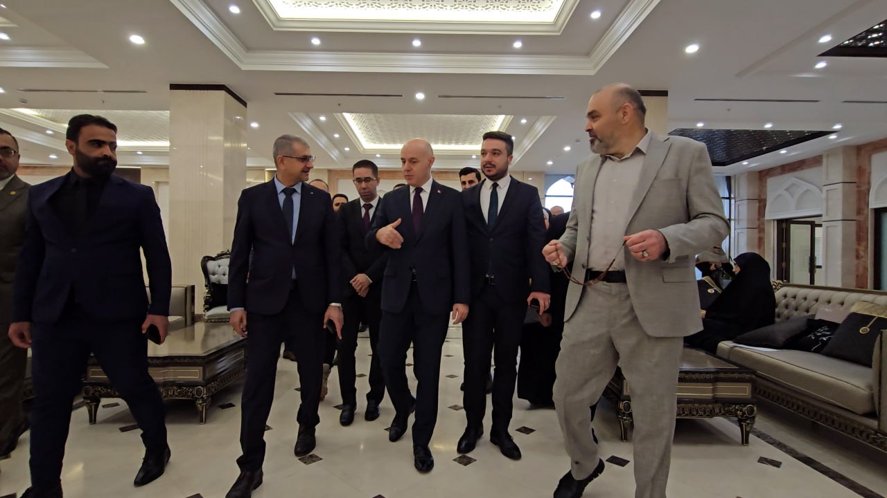 خلال جولته في جامعة الزهراء للبنات.. السفير التركي يبدي الاستعداد للتعاون في المجال التعليمي مع العتبة الحسينية (فيديو)