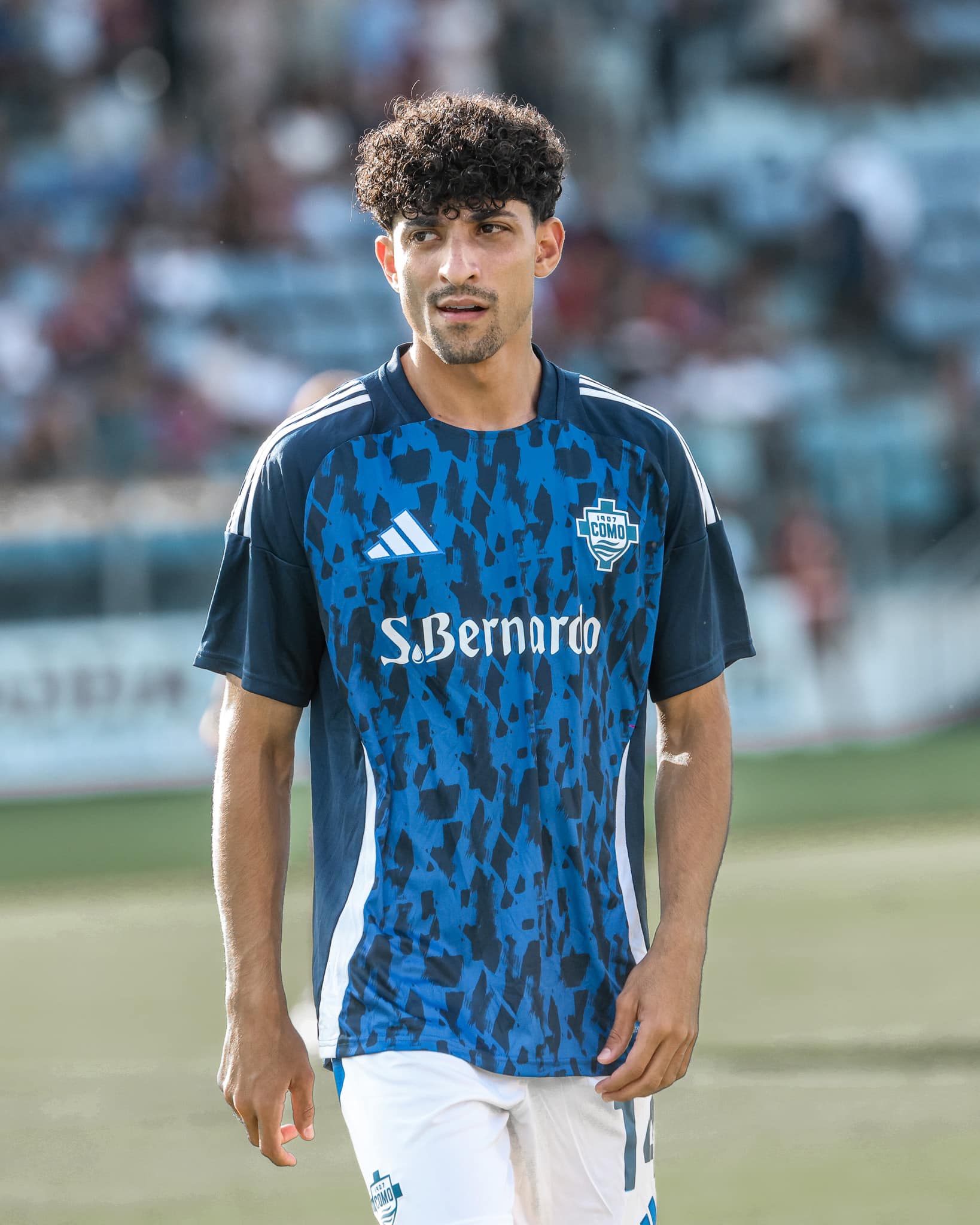 هل انتقل علي جاسم لرديف كومو؟ وكيل أعماله يوضح