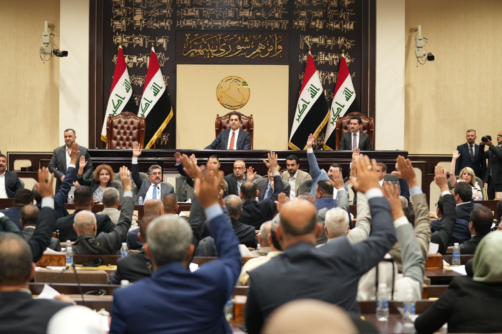 برلماني: لا نقبل بزيادة راتب النائب لكي يوزع (25) ألف على مراجعي مكتبه