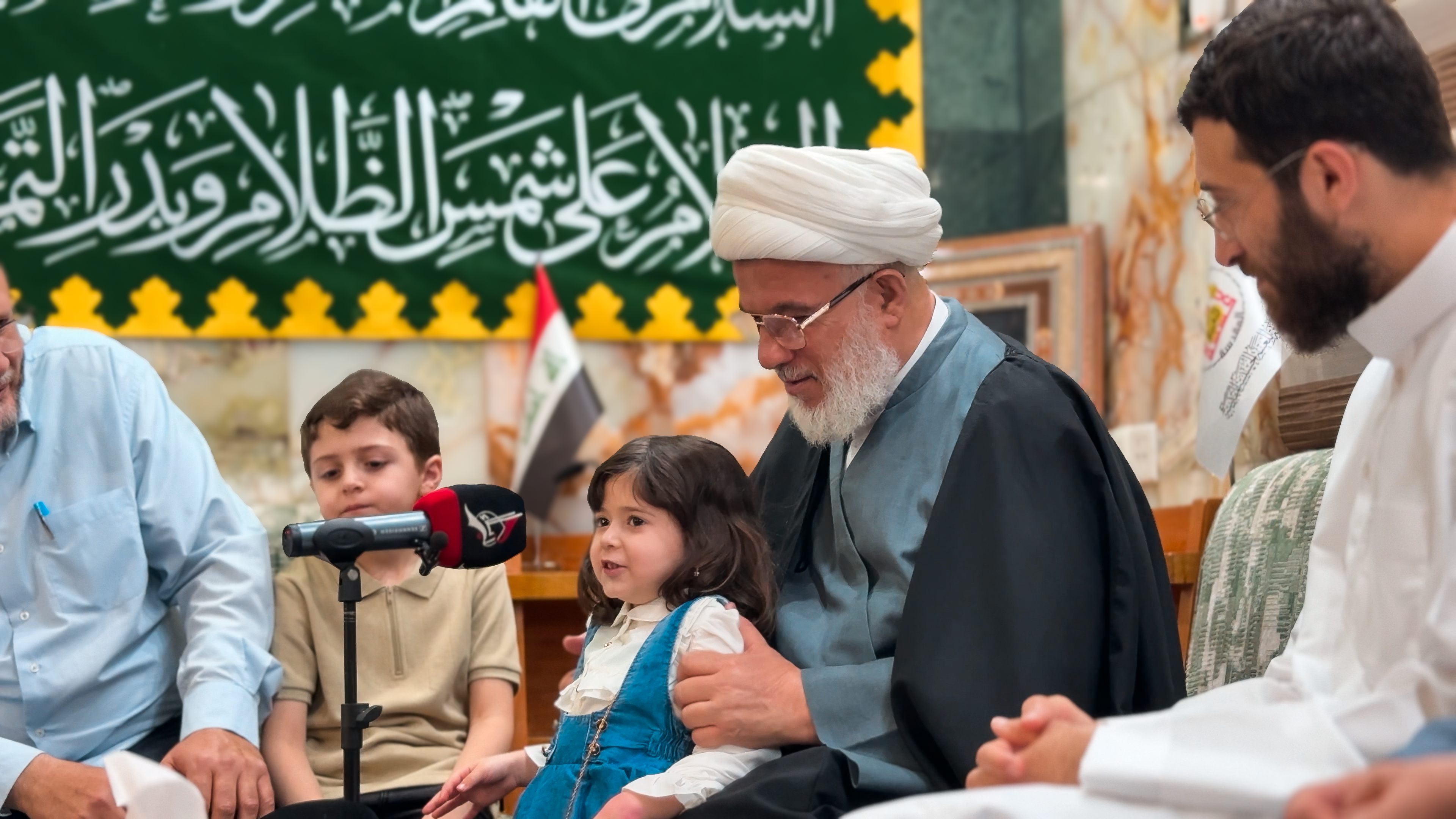 بعضها فقدت (250) شهيد.. ممثل المرجعية الدينية يستقبل مجموعة من عائلات غزة الفلسطينية (فيديو)