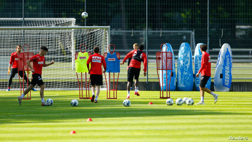 علامة استفهام بشأن استئناف "البوندسليغا".. 10 حالات كورونا بين لاعبي الأندية