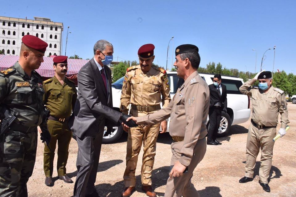 وزير الداخلية يزور محافظة كربلاء ويعقد اجتماعاً في قيادة الشرطة