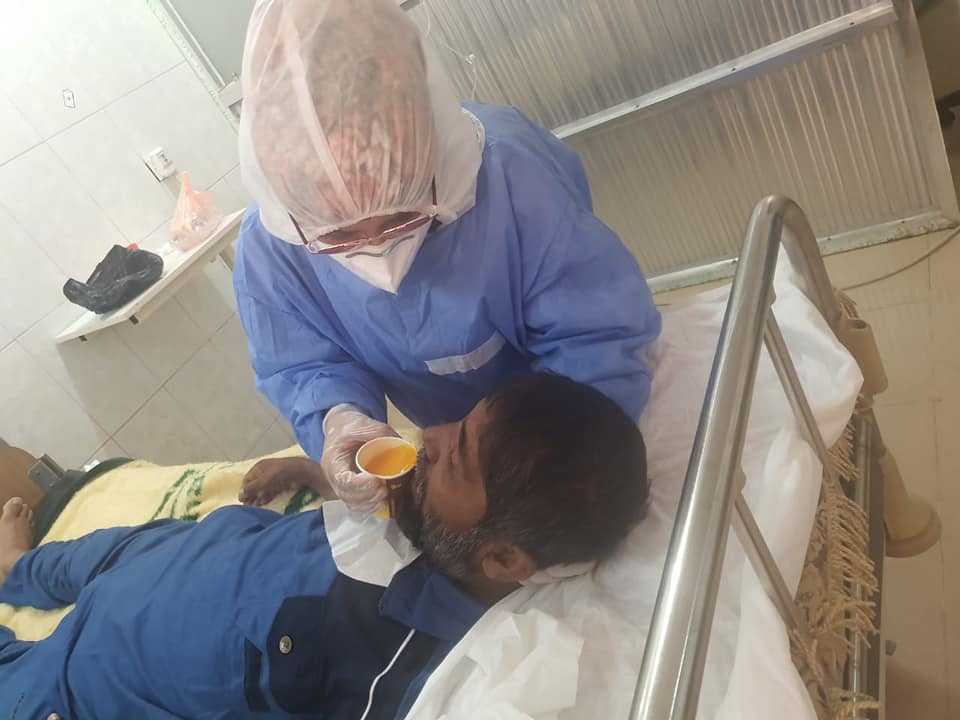 بالصور:هكذا يتم التعامل مع العمال الاجانب المصابين بكورونا في كربلاء