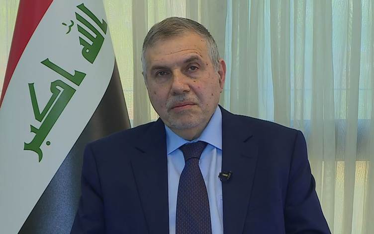 علاوي يطلق برنامجا متكاملا لتفعيل الاستثمار