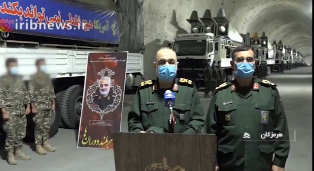 الحرس الثوري الإيراني يكشف عن قاعدة صواريخ تحت الأرض على سواحل الخليج