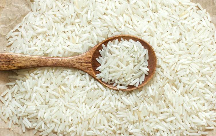 التجارة تواصل تجهيز وكلاء الغذائية بمادة الرز المحلي