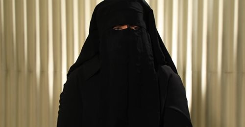 أم الجواسيس تطيح بـ 77 قياديا في داعش ثأرا لخطيبها.. فمن هي؟