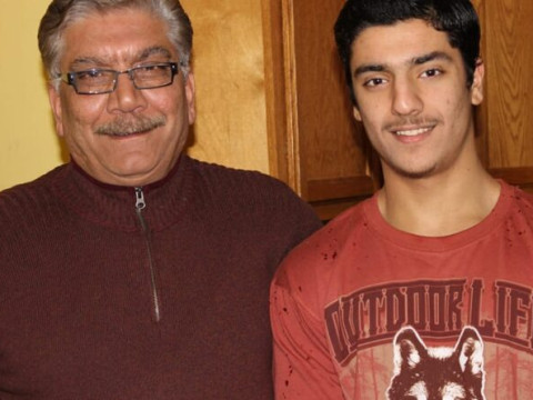 من امريكا الفنان العراقي صاحب شاكر : ابني سيدفن في كربلاء بناء على امنيه