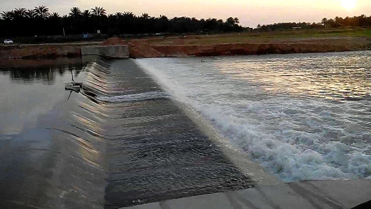 تدفق موجات السيول في نهر الوند قرب خانقين