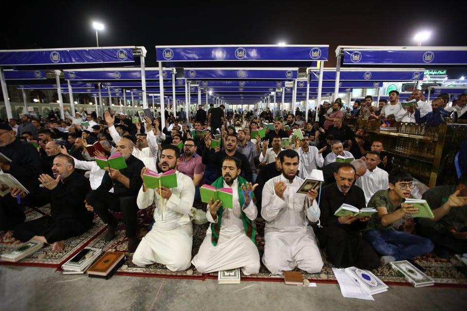 بالصور:ملايين الزائرين يحييون شعائر ليلة القدر في العتبتين المقدستين