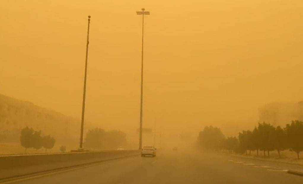 عاصفة رملية تضرب السعودية والسلطات تحذر