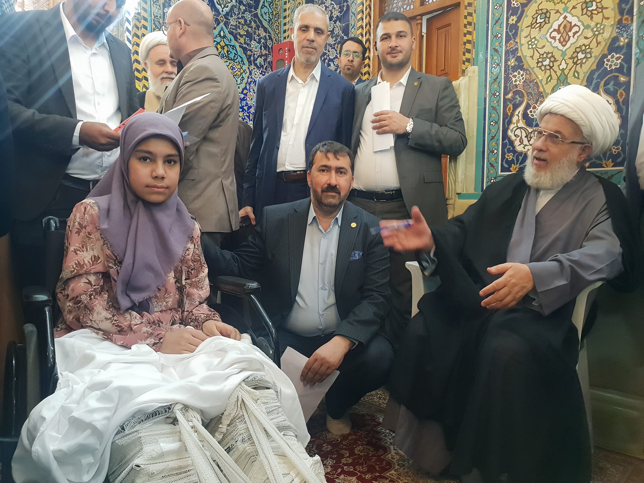 اصابتها رصاصات الرمي العشوائي  ممثل السيستاني يأمر بالتكفل بعلاج صبية مشلولة بمبلغ 23 مليون دينار