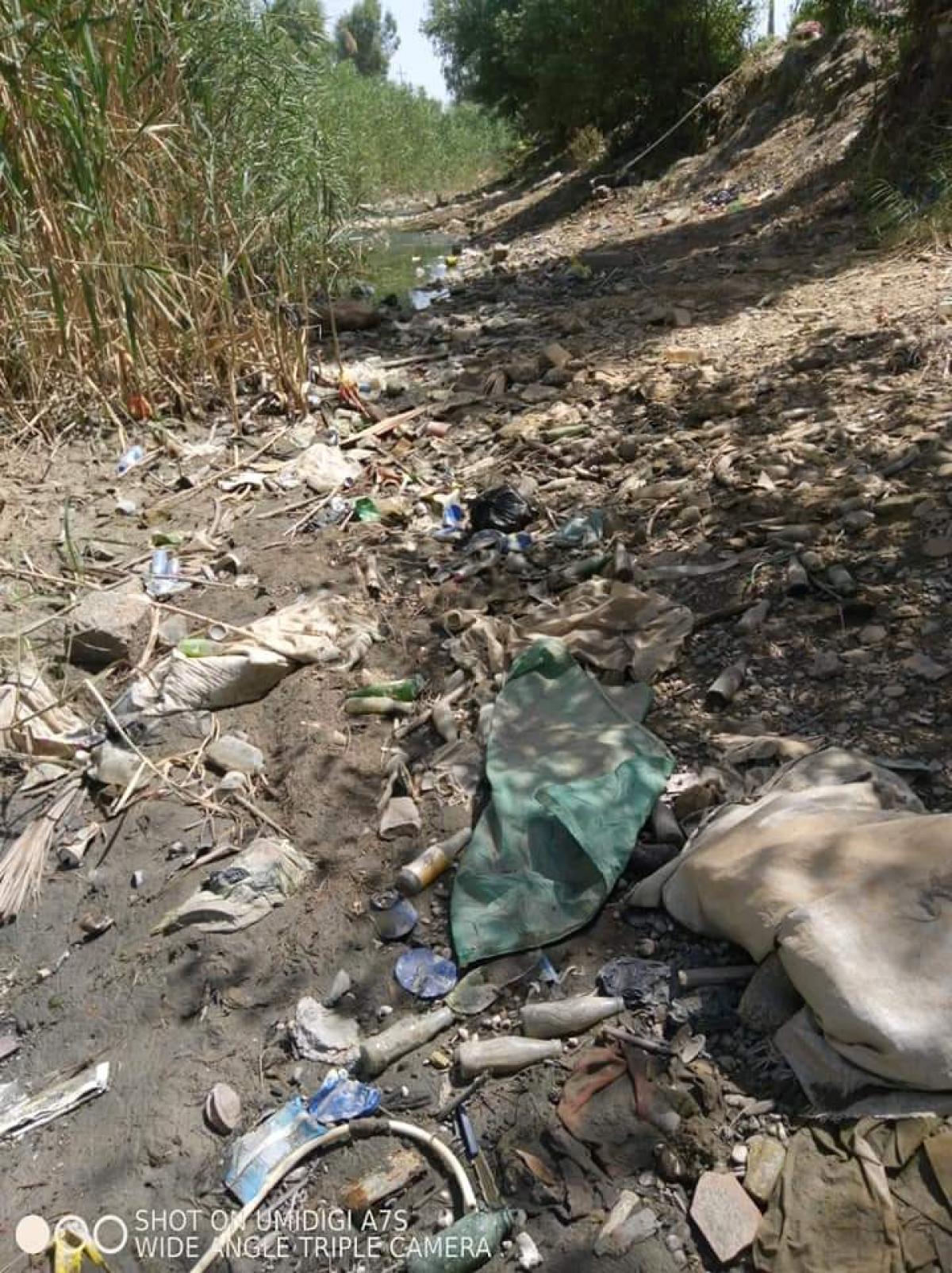 بالصور .. جفاف نهر يغذي 600 ألف نسمة بالماء في ديالى