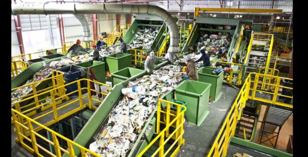 عقبات قانونية وفنية أمام مشروع تدوير النفايات في النجف