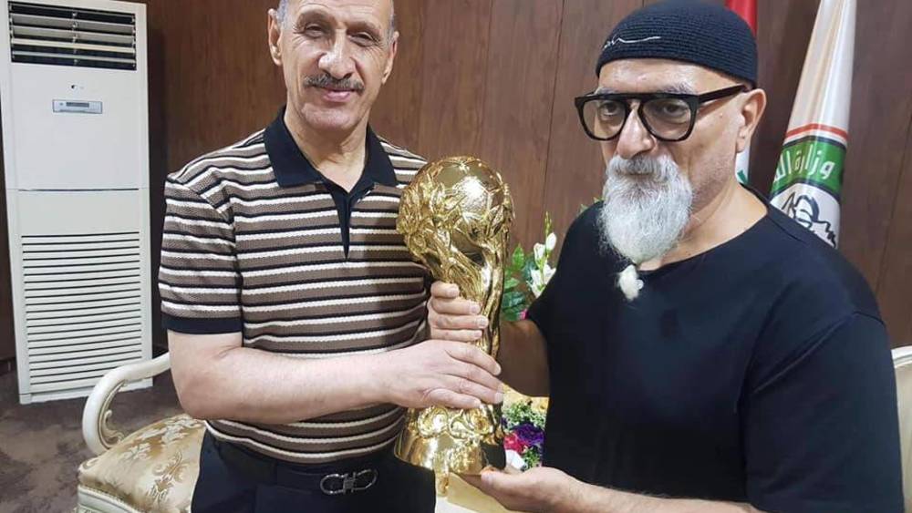 درجال يتسلم كأس العراق بشكله الجديد