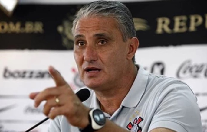 مدرب البرازيل يتعرض للسطو ويتلقى رسالة من لصوص