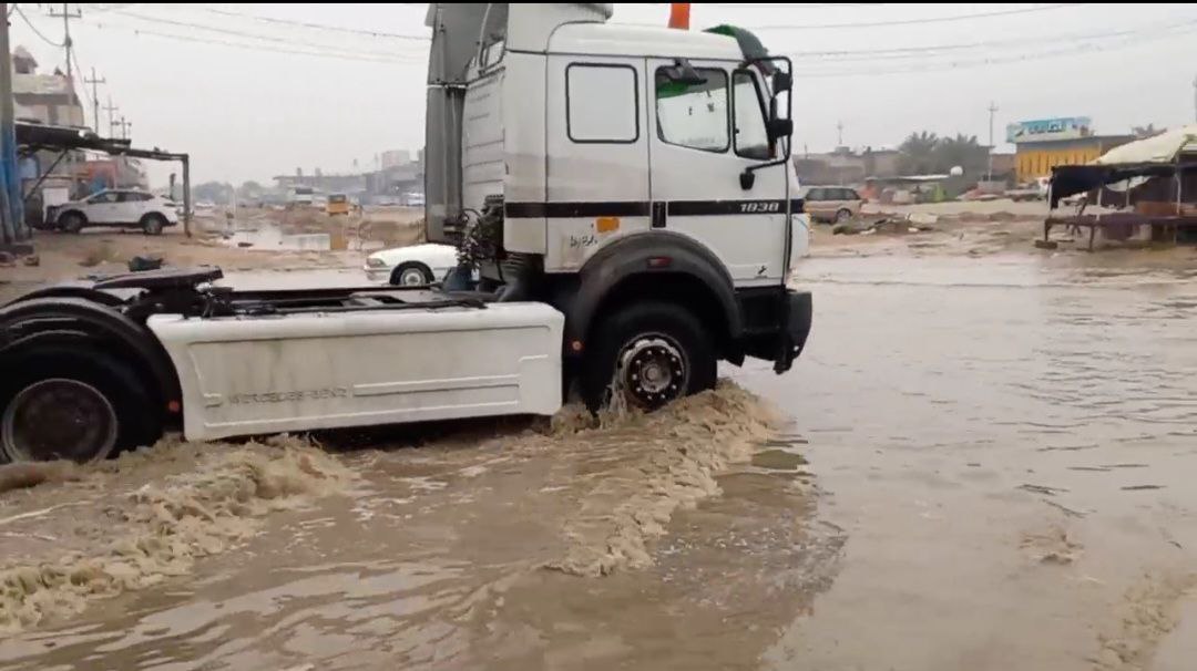 بالصور:شوارع تفيض بمياه الامطار في كربلاء المقدسة