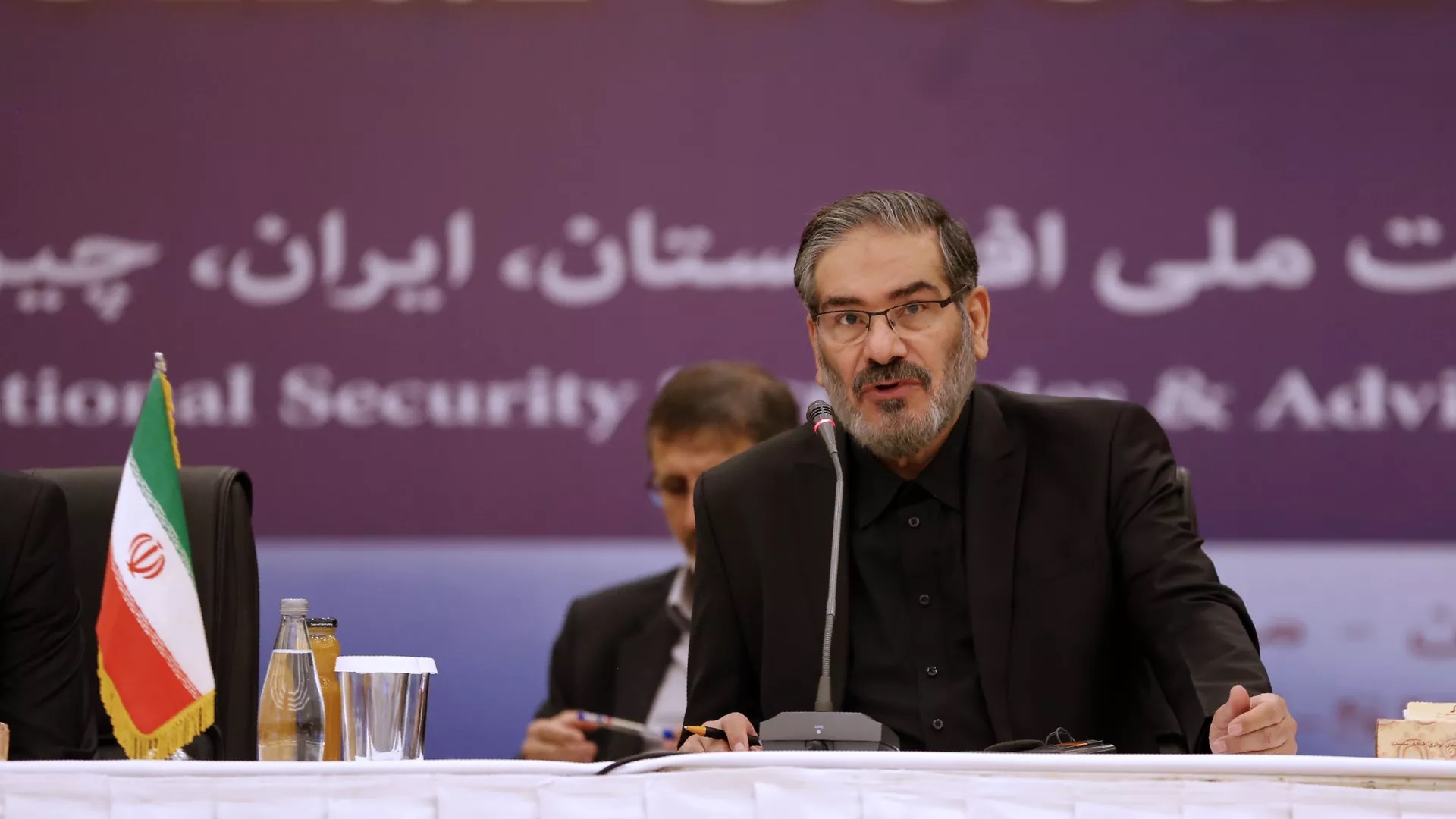 شمخاني يصل العراق في زيارة رسمية لبحث عدد من الملفات الأمنية والاقتصادية