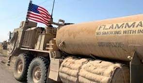 القوات الأمريكية تهرب رتلا محملا بالنفط السوري إلى قواعدها بالعراق