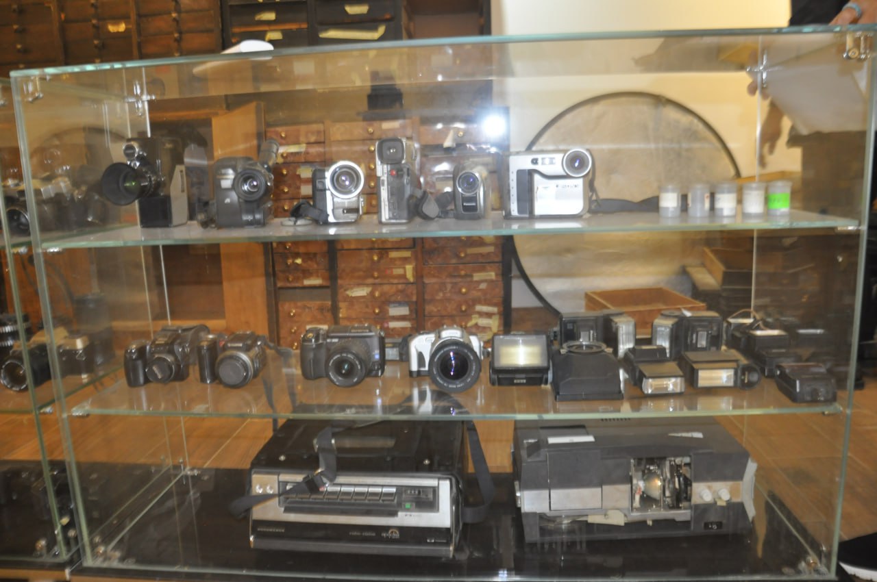 بالصور:في شبكة الاعلام العراقي متحف مقتنياته توثق الصحافة والاعلام والفن منذ اكثر من قرنين