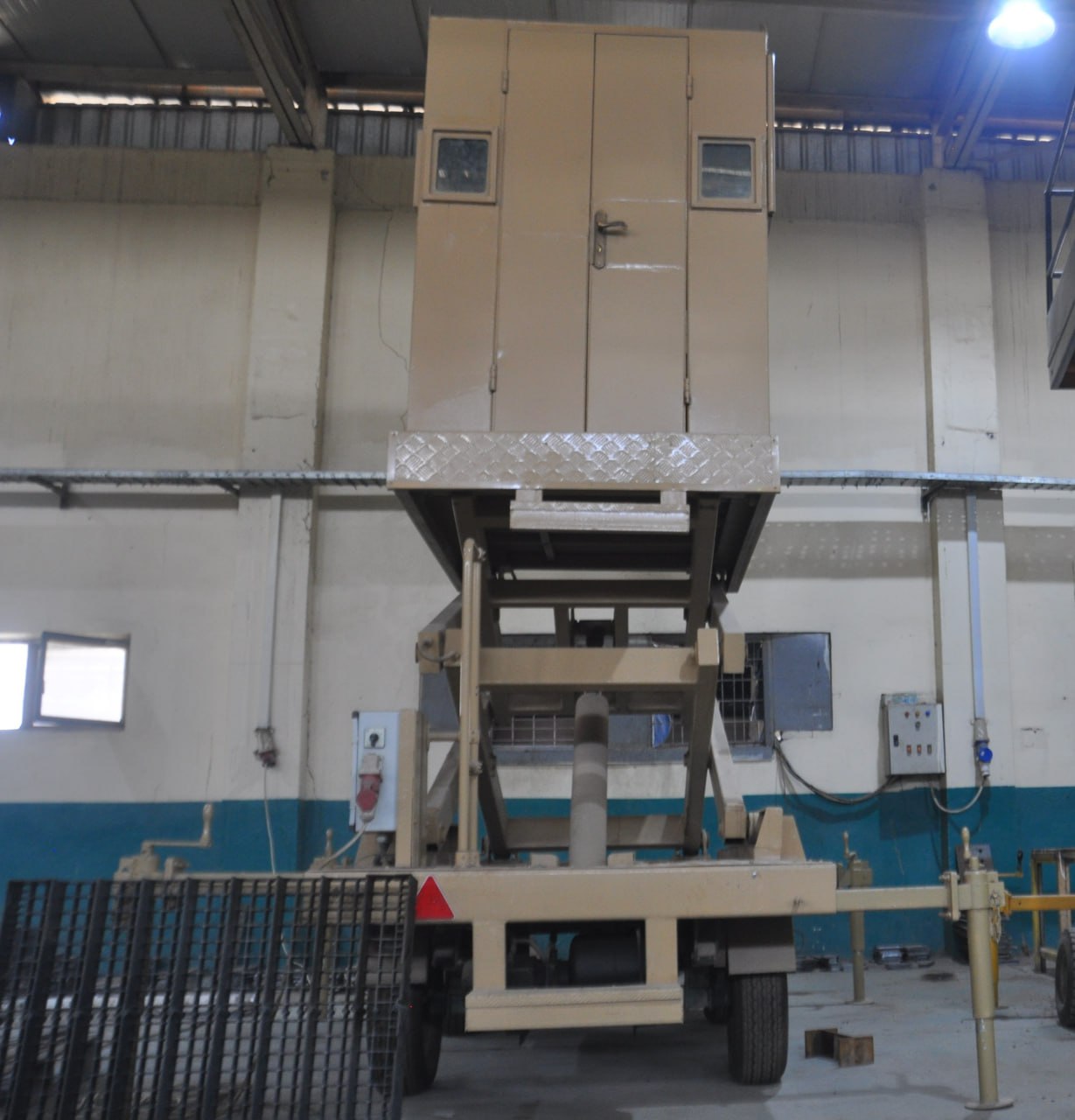 صنعت ابراجا ضد الرصاص:الصناعة تنتج كابسات النفايات والصاروخيات والحوضيات والرافعات(صور)