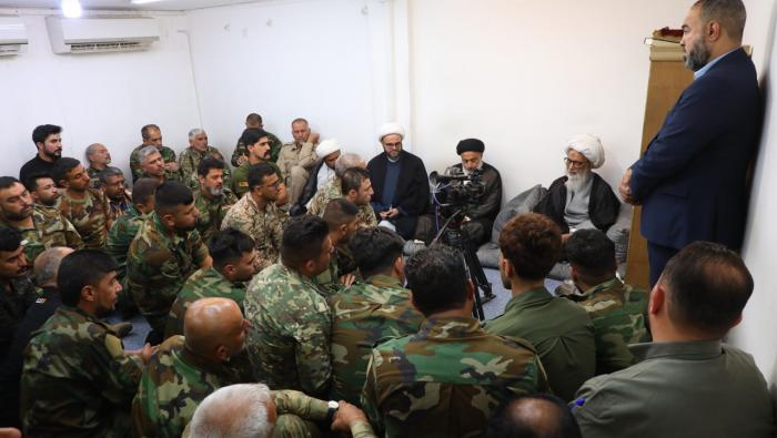 المرجع النجفي يلتقي بمقاتلي من الحشد الشعبي ويشيد بدور المؤسسة في الدفاع عن المقدسات