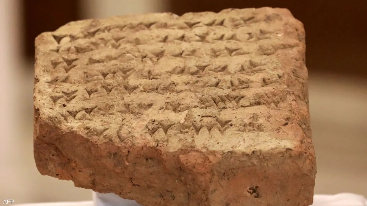 عمرها 2800 عام.. إيطاليا تعيد إلى العراق "شارة شلمنصر"