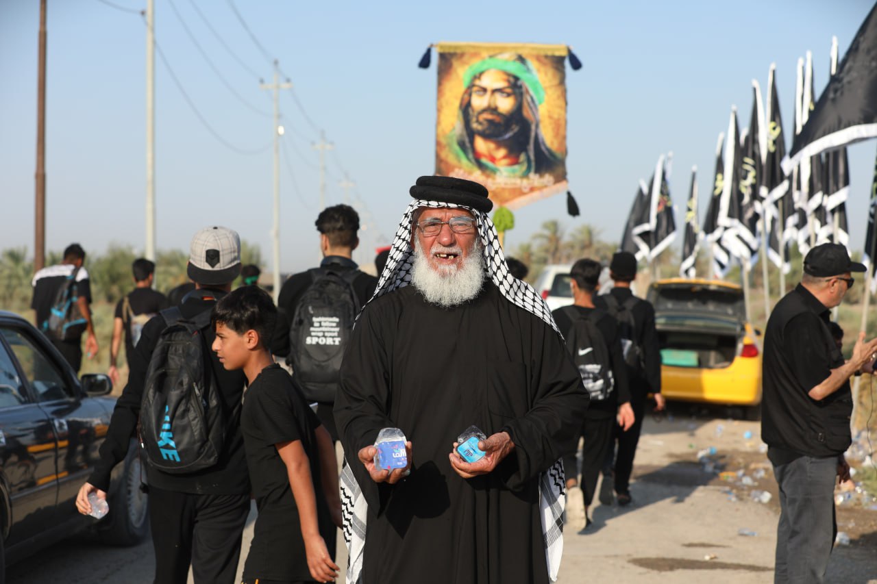 بالصور:يشارك به كل افراد العشيرة :موكب حسيني فيه خدام التحقوا به وهم في بطون امهاتهم