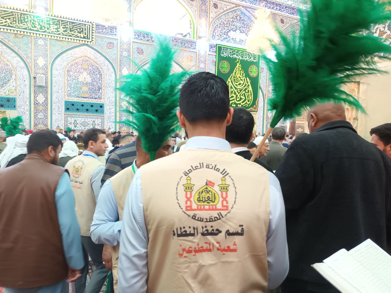 بالصور:بينهم اكاديميون ومدراء عامون وشيوخ عشائر (3850) الف متطوع يشارك في الزيارة الشعبانية