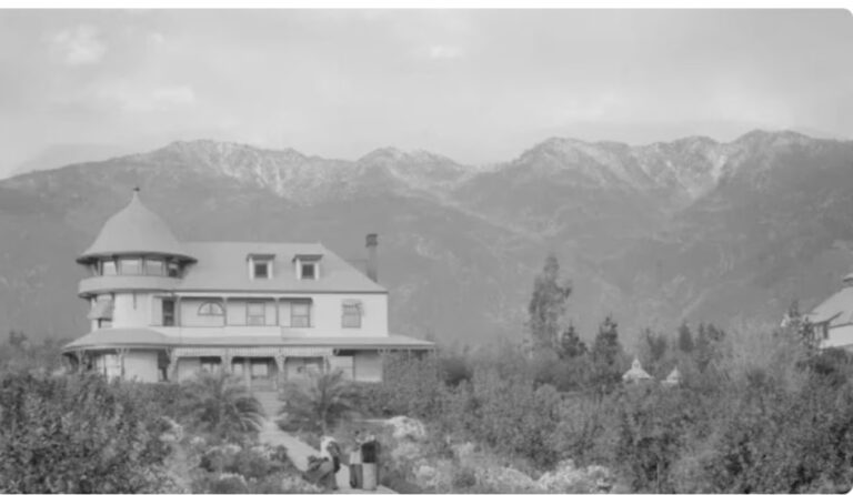 حرائق كاليفورنيا تلتهم قصراً تاريخياً استخدمته هوليود لقرن