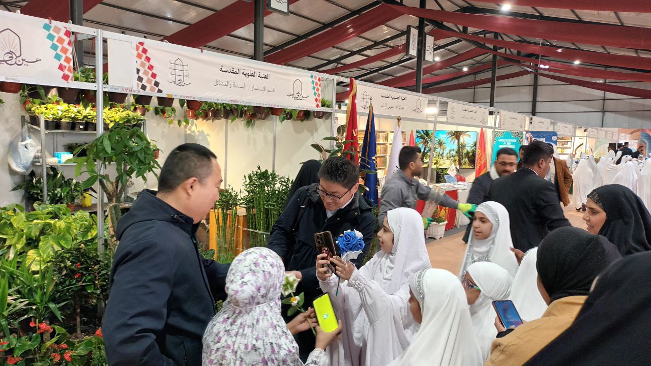 من بينها طب الحشود.. اقبال كبير على اجنحة العتبة الحسينية في معرض عين الحياة